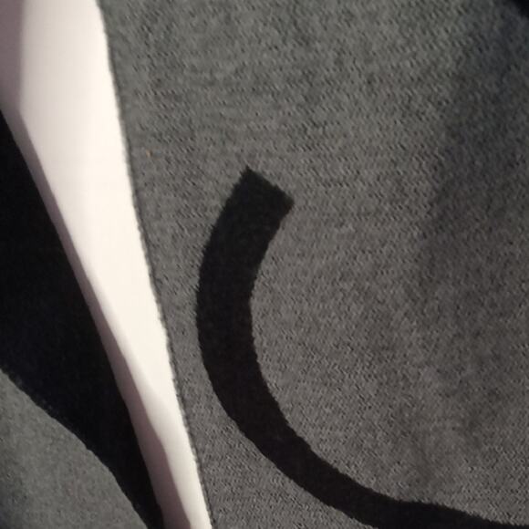 Calvin Klein Gray and Black Men's Scarf. Warm, Fashionable,Winter - Picture 3 of 5